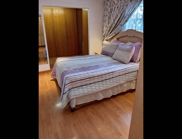 6 BEDROOM HOUSE FOR SALE IN LENASIA SOUTH